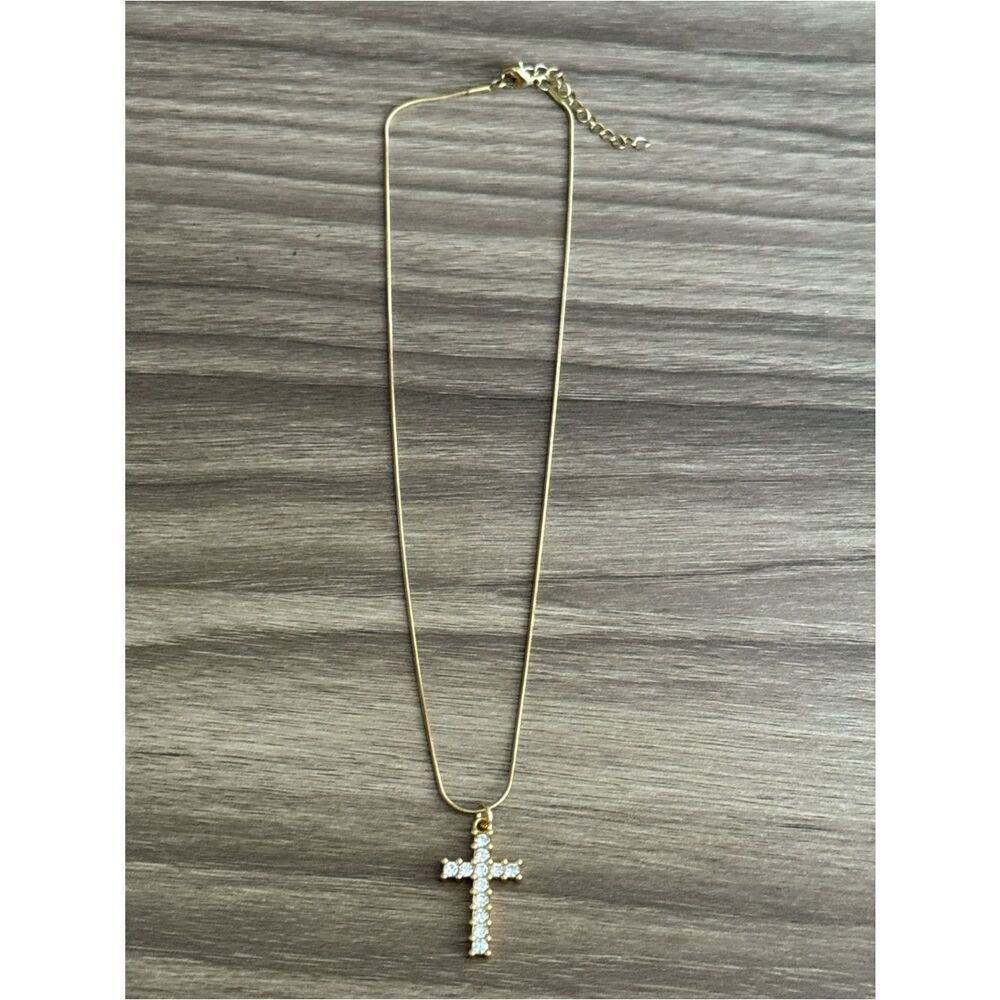 Crystal cross necklace Q1050